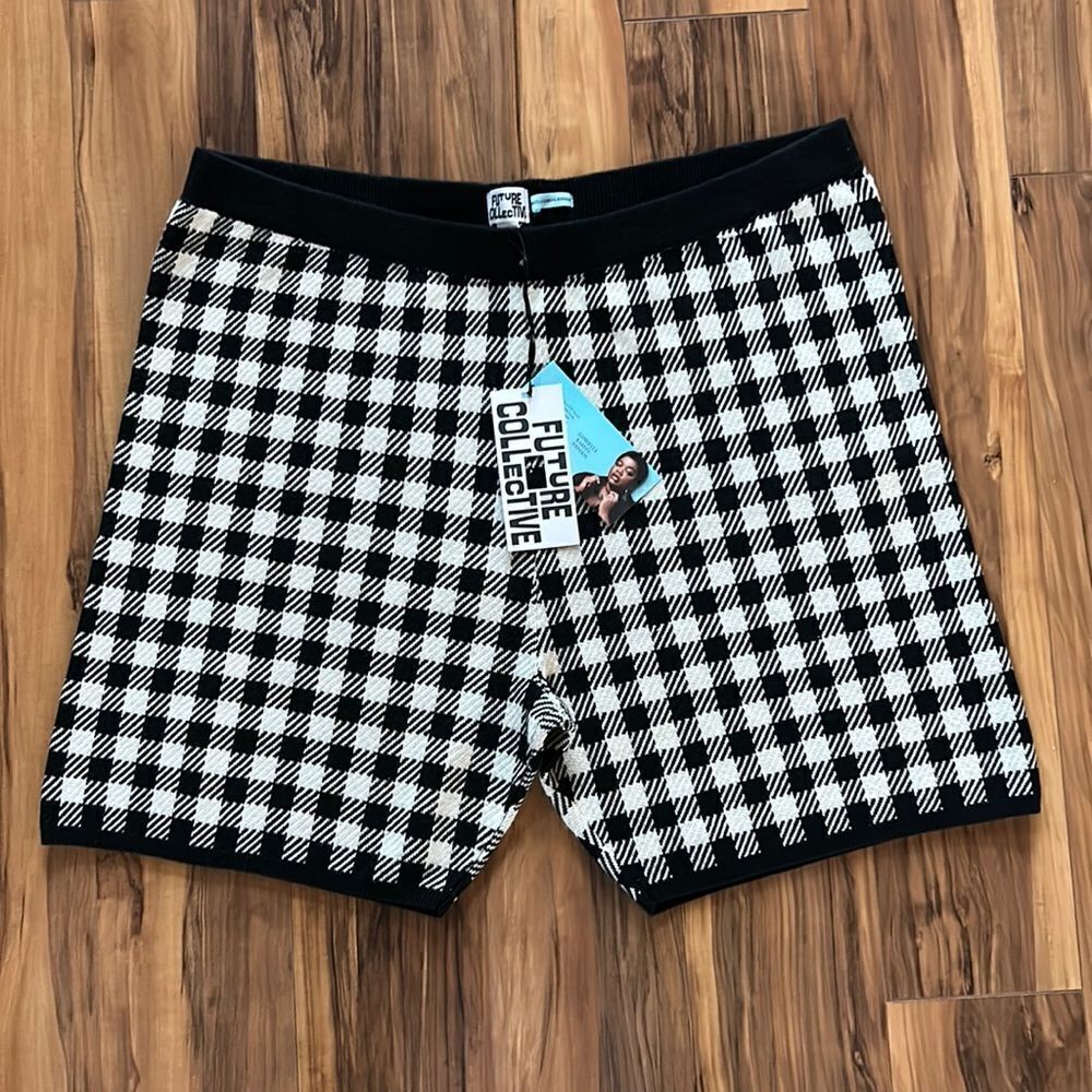 NEW Future Collective Shorts - Picture 2 of 6
